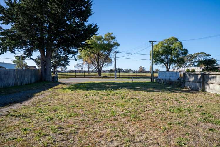 90 & 90a Shortland Street Wainoni_8