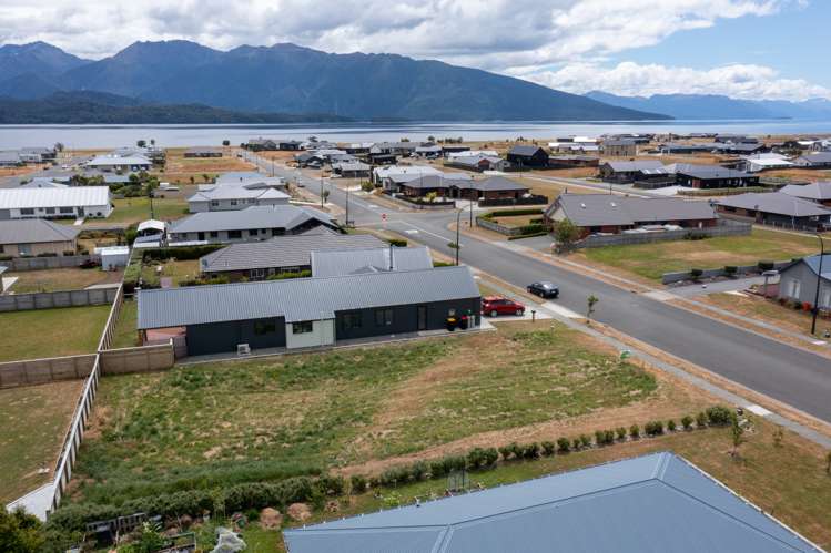 87 Howden Street Te Anau_2