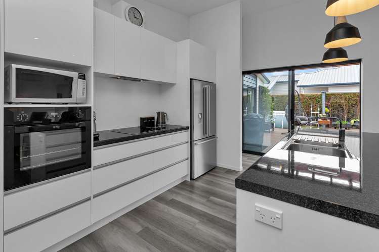 11 Waitemata Drive One Tree Point_4