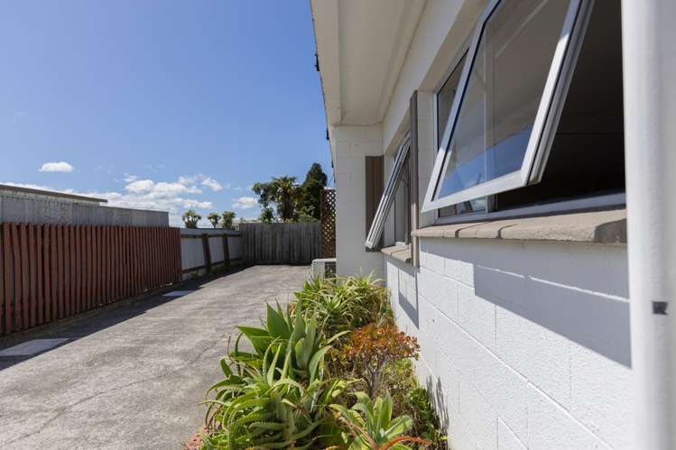 6/8 Lee Road Taradale_13