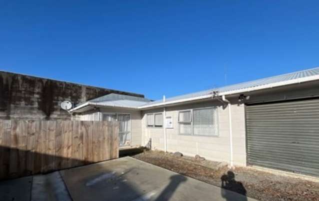 2 Bedrooms on Tremaine