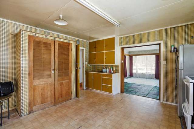 147 Wainuiomata Road Wainuiomata_4