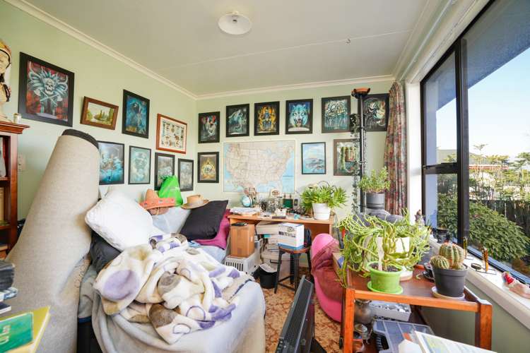 11 Lothian Crescent Strathern_9