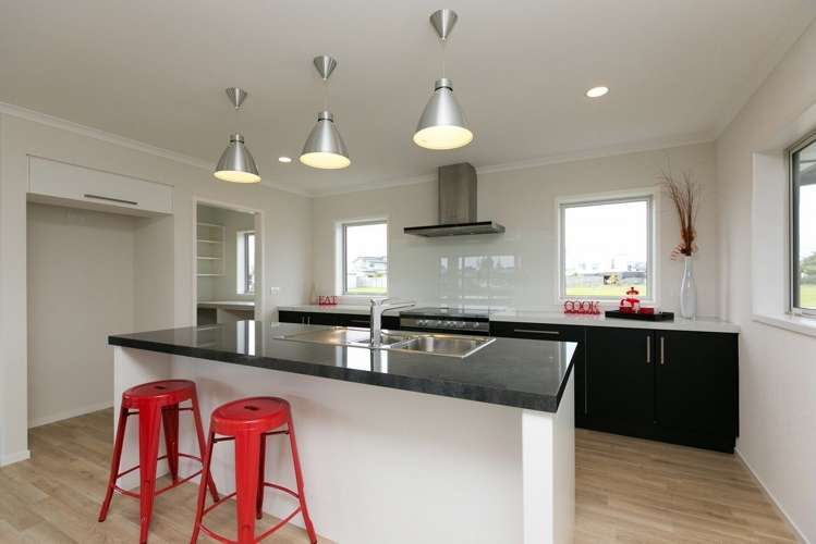 53 Links Drive Waiwhakaiho_6