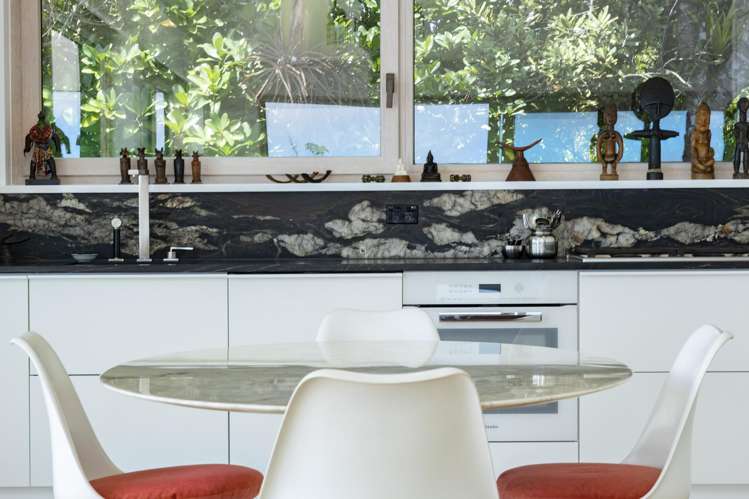 36 Piha Road Piha_13