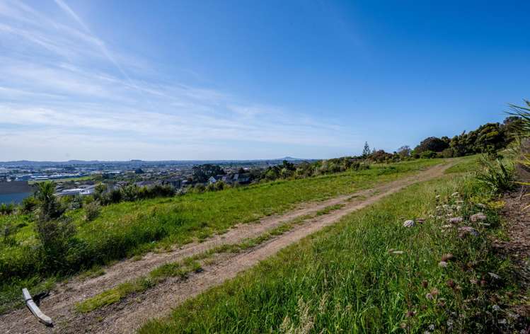 210 Point View Drive East Tamaki Heights_10