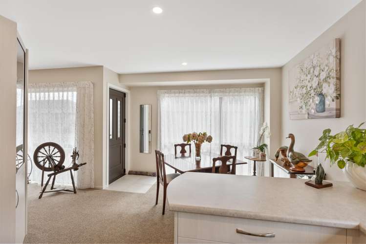 41/3 Georgia Grove Paraparaumu_5