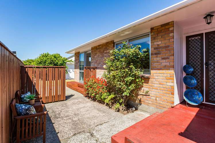 8 Tacoma Drive Totara Park_14
