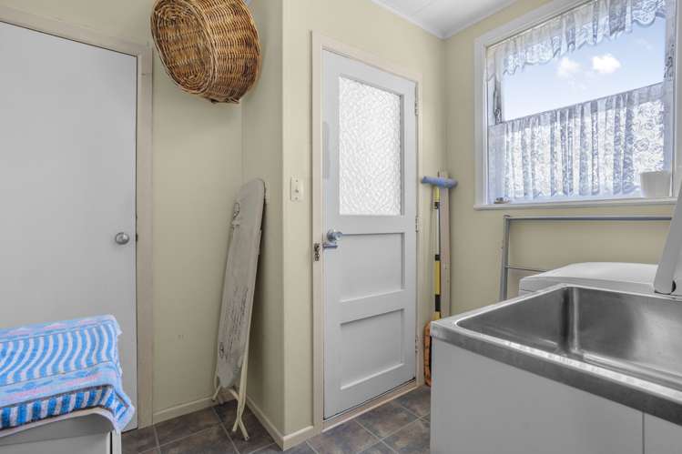 140 Dowse Drive Maungaraki_12