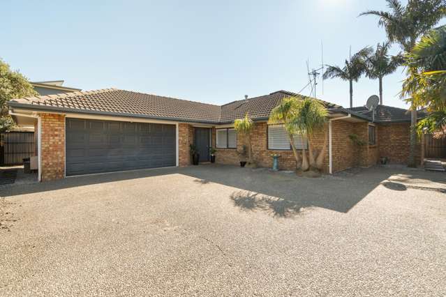 Beachside Lifestyle, Exceptional Opportunity
