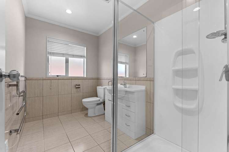 33 Malahide Drive Flat Bush_22