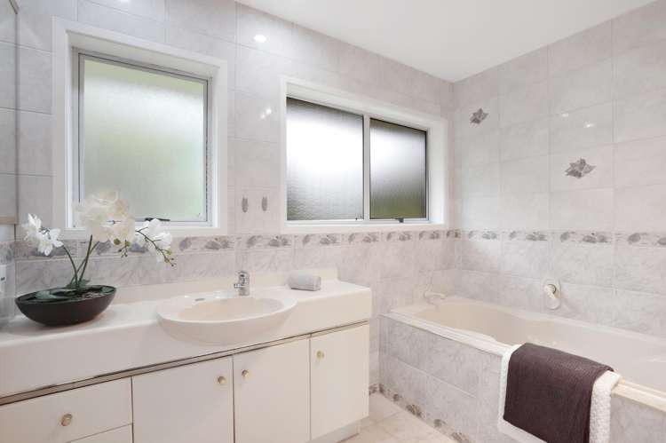 267 Forest Hill Road Waiatarua_15