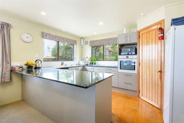 62 Lyttelton Avenue Forrest Hill_3