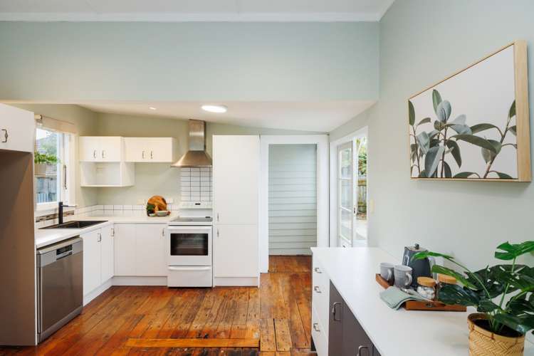 223 College Street West End_9