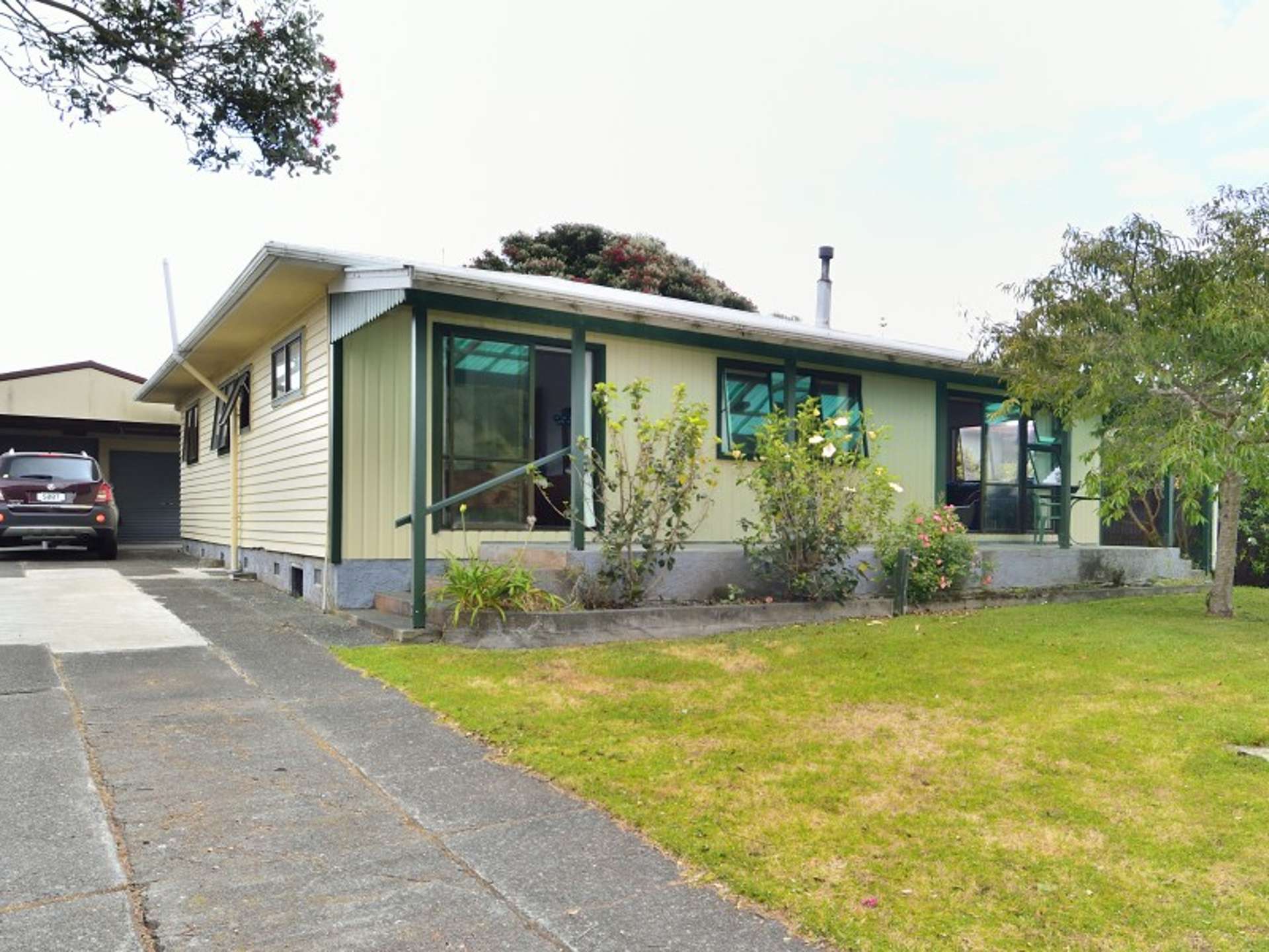 62 Newcastle Street Mahia_0