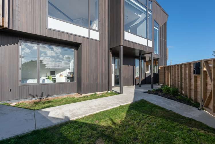 64 Ira Street Miramar_21