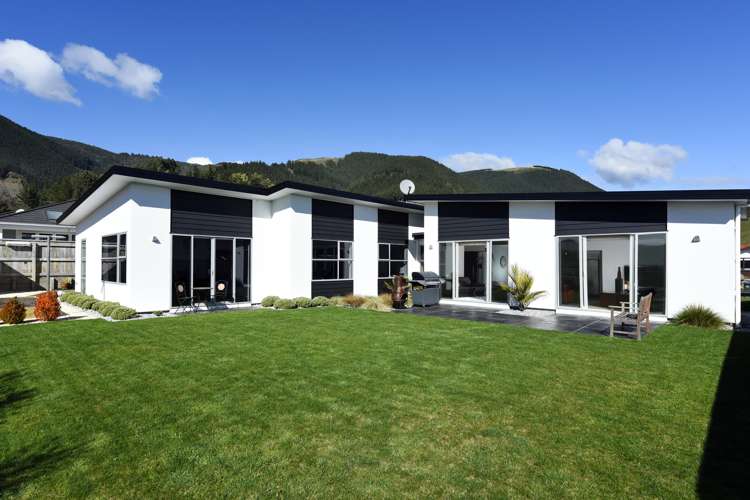 66 Sanctuary Drive Stoke_0