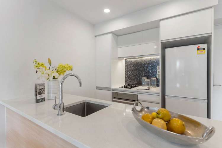 406/10 Lion Place Epsom_11