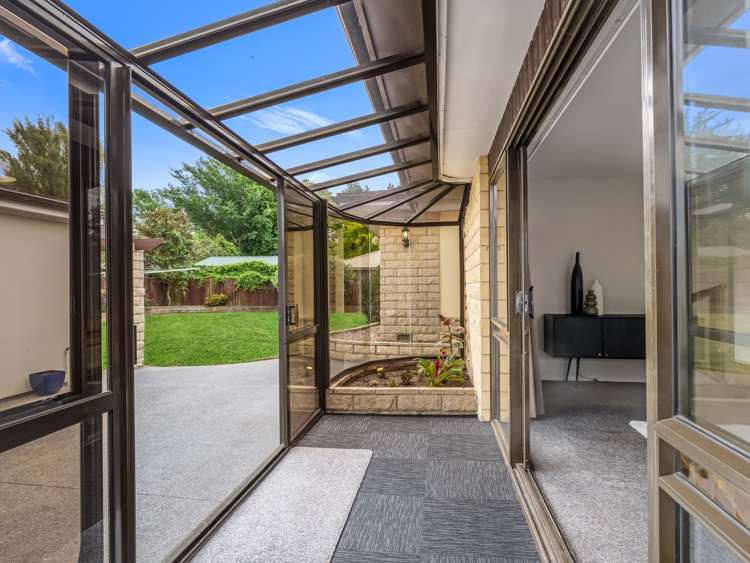 49 Yellowstone Crescent Burwood_10