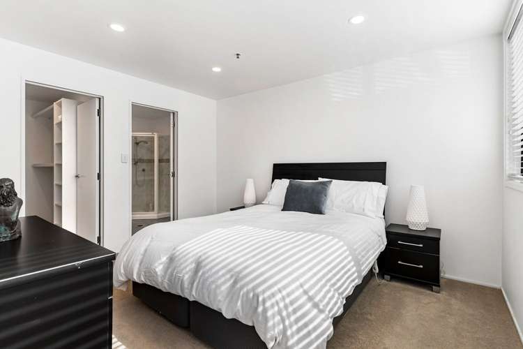 1I/175 Hurstmere Road Takapuna_10