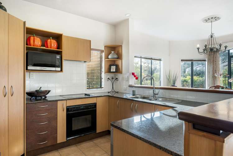 22/8 Tobago Place Sunnynook_5