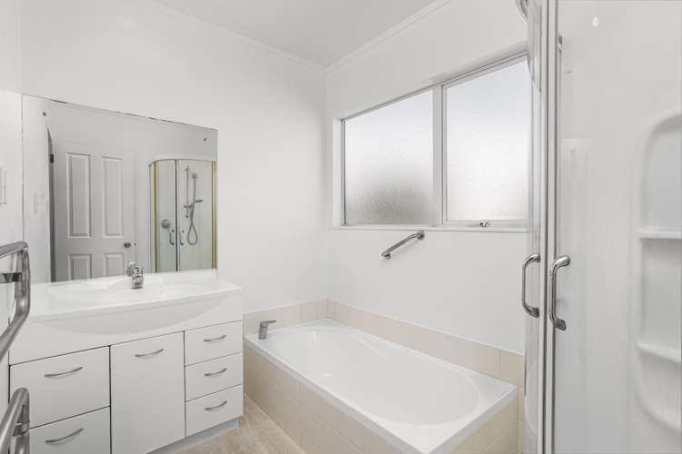 10C Ross Crescent Orewa_11