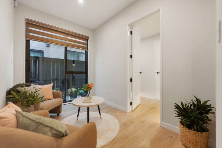 26 Ridgehill Rise Flat Bush_15