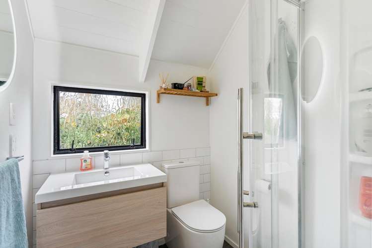 2/2 Lytton Street Devonport_13