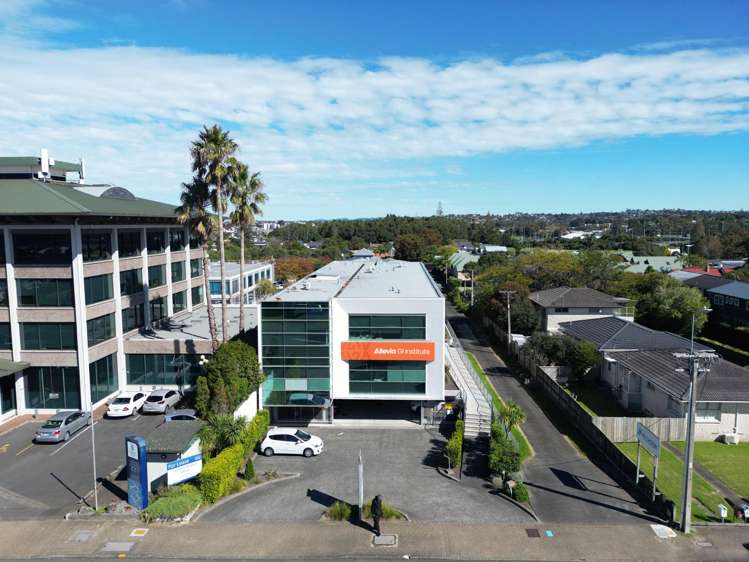 46 Taharoto Road Takapuna_11