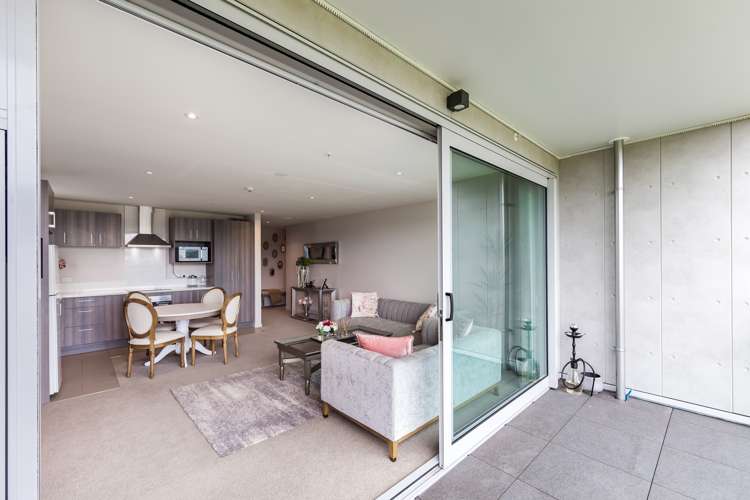 404/27 Don Mckinnon Drive Albany_5