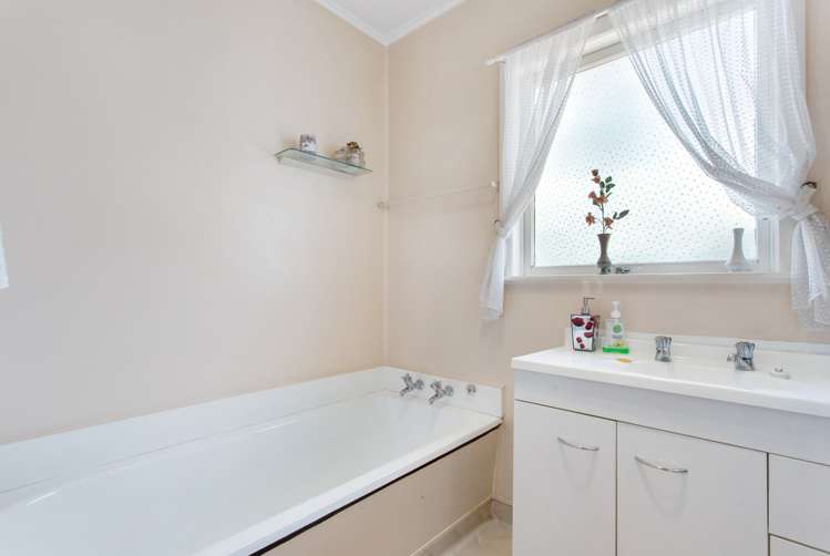 11 Milich Terrace Te Atatu South_10