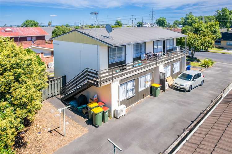 226 Old Farm Road Hamilton East_22