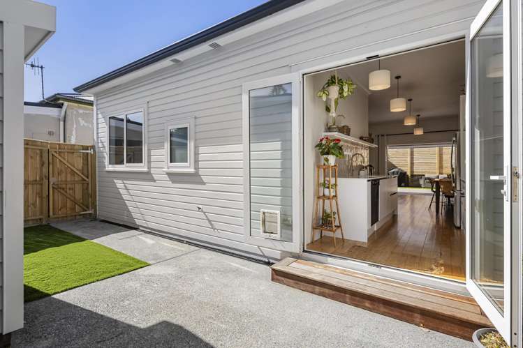 16 Rua Street Lyall Bay_11