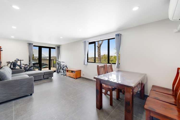 21 Beach Road Mellons Bay_22