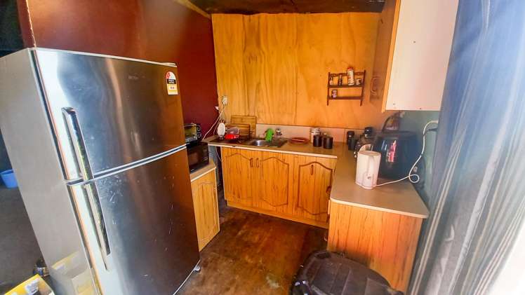 84 and 86 Birchwood Road_5