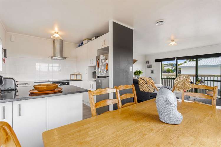 1 Maywood Crescent Glen Eden_9