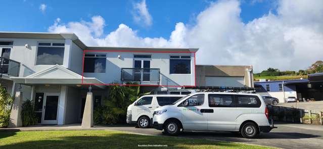 Tidy first floor office - Whangaparaoa