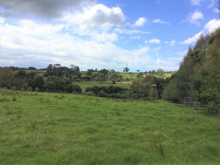 44 Follies Way Dairy Flat_9