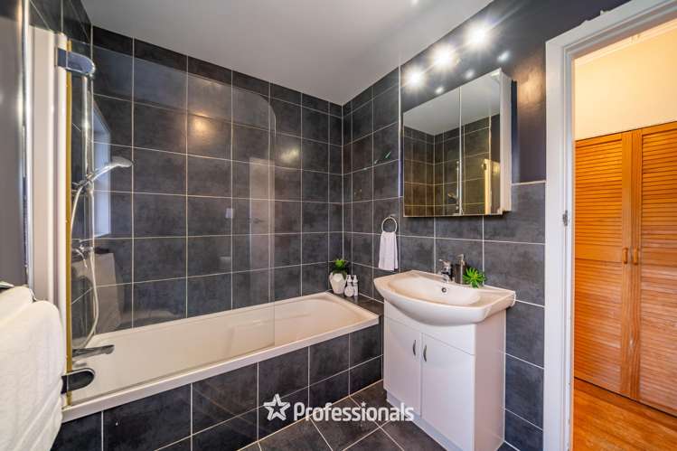 98 Wood Street Wainuiomata_16