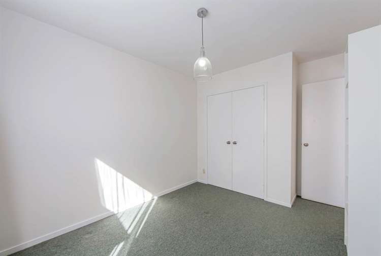 2/1 Glen Road Browns Bay_3