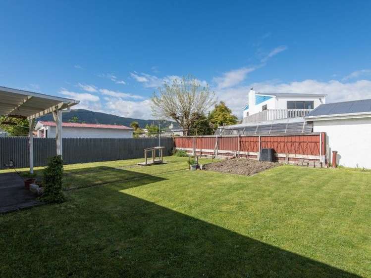 50 Tennyson Crescent Stoke_17