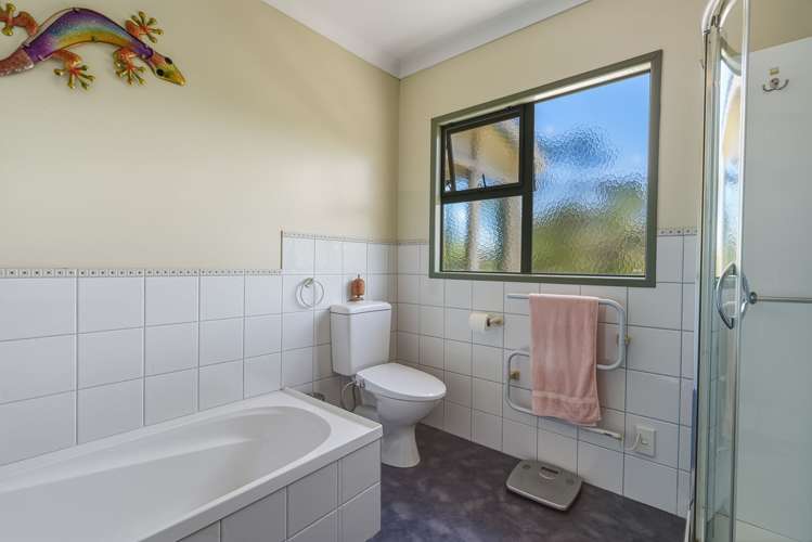 28 Mangatete Heights Kaingaroa_17