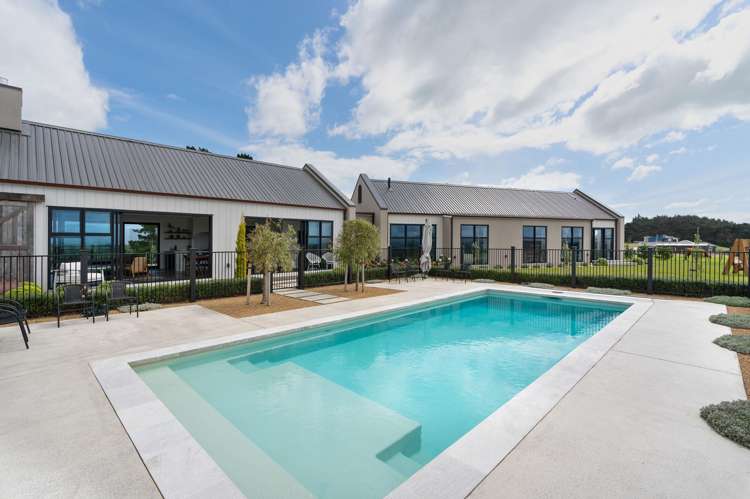 83 Charles Robert Drive Kahutara_1