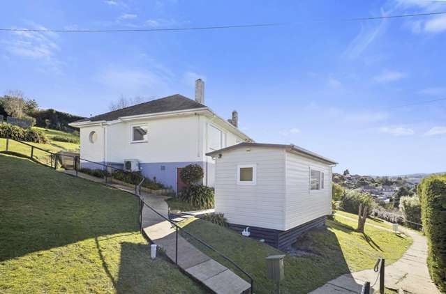 Sunny, Stylish & Set to Sell in Wakari