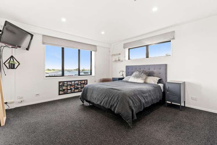 22 Runway Rise Dairy Flat_11