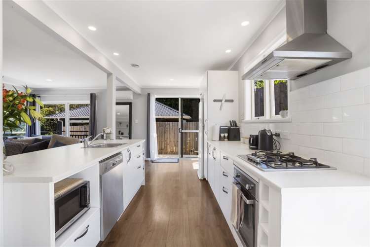 35 Taurus Crescent Beach Haven_12