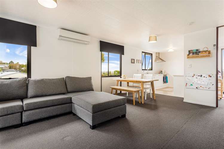 3 Maywood Crescent Glen Eden_8