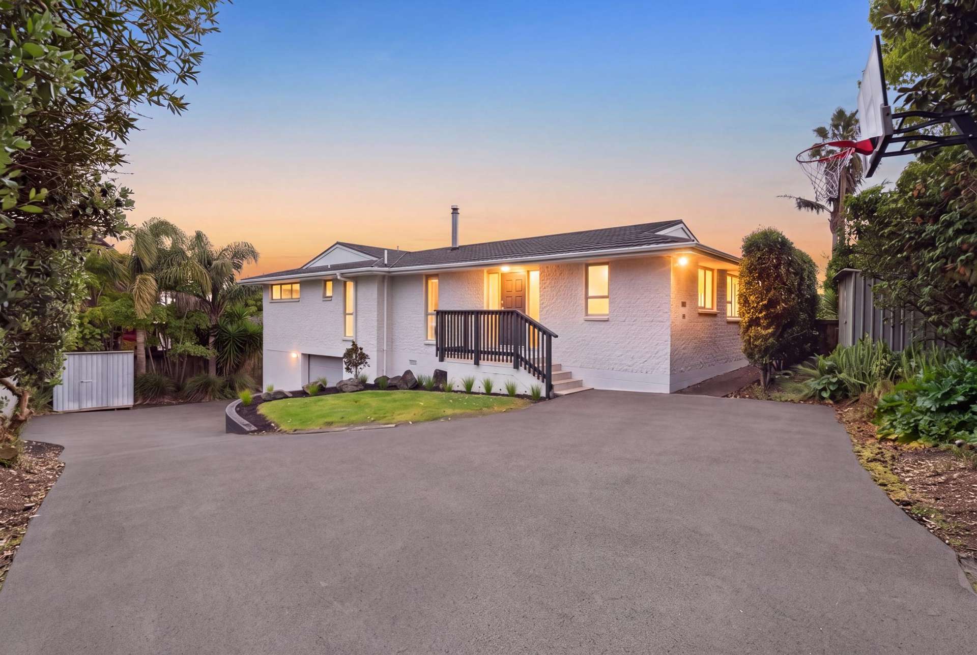 24 John Dee Crescent Red Beach_0