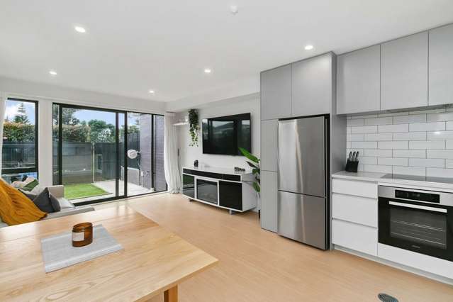 COOL EASY-CARE LIVING