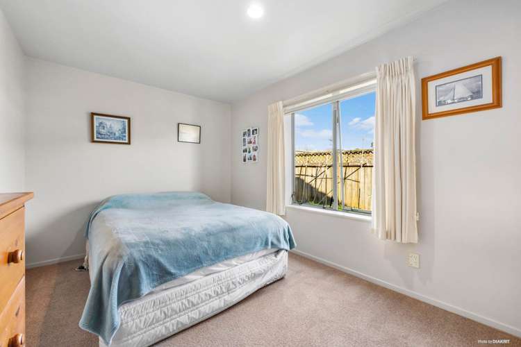 51 The Grove Red Beach_11